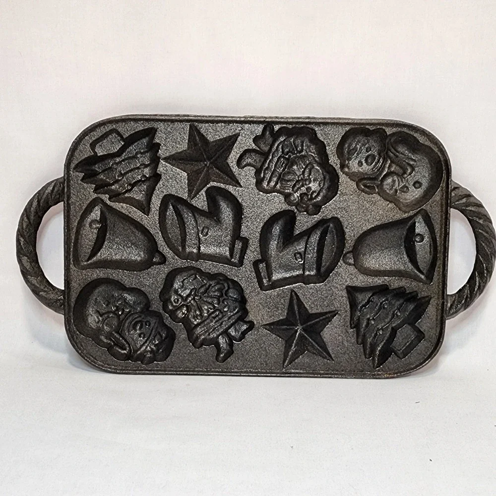 Vintage Style Cast‎ Iron Christmas Holiday 12 Mold Muffin Cornbread Baking Pan
